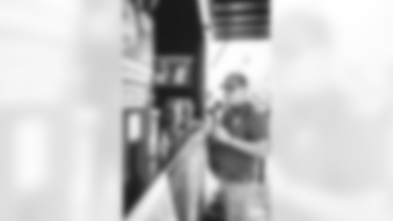 E_220121_PlayoffNewsStandPopUp_8045