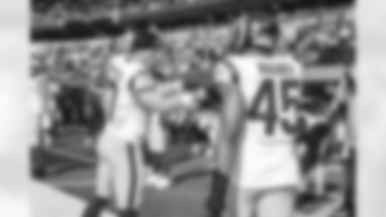 The Los Angeles Rams take on the Los Angeles Chargers during Week 17 of the 2022 NFL regular season
