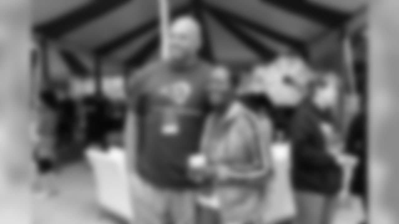 Offensive tackle (77) pose for a photo with a volunteer, as the Rams are proud the lead in the United Way HomeWalk 2019 and 5K family run/walk to raise public awareness and funds to end homelessness. Joined by Rams volunteers, Rams Rampage, L.A. Cheerleaders, and proud partnered sponsors and local organizations. Saturday, May 18th, 2019, Los Angeles, CA. (Will Navarro/Rams)