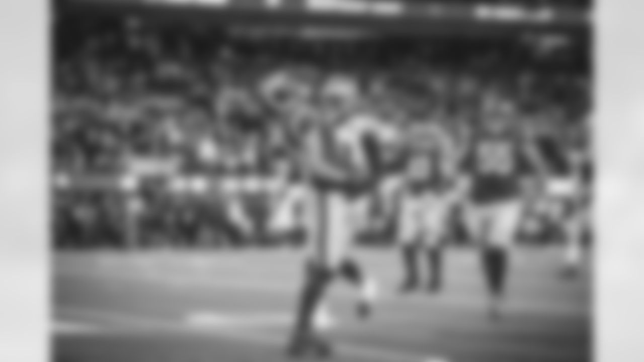 Wide Receiver (10) Cooper Kupp of the Los Angeles Rams catches a pass, runs, and celebrates against the San Francisco 49ers during the NFC Championship Game, Sunday, January 30, 2022, in Inglewood, CA. The Rams won 20-17. (Jeff Lewis/LA Rams)