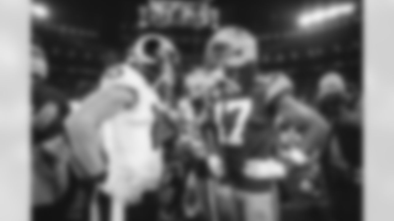 The Los Angeles Rams take on the Green Bay Packers during Week 12 of the 2021 regular season.