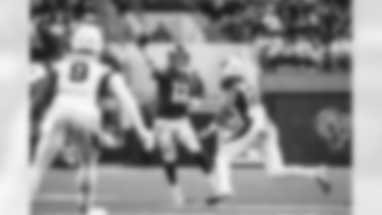 The Los Angeles Rams take on the Arizona Cardinals during Week 10 of the 2022 NFL regular season.