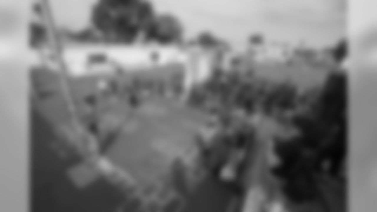 The Los Angeles Rams and front office staff participate in a playground build at 20th Street Elementary School, Friday, June 15, 2018, in Los Angeles, CA. (Jeff Lewis/Rams)