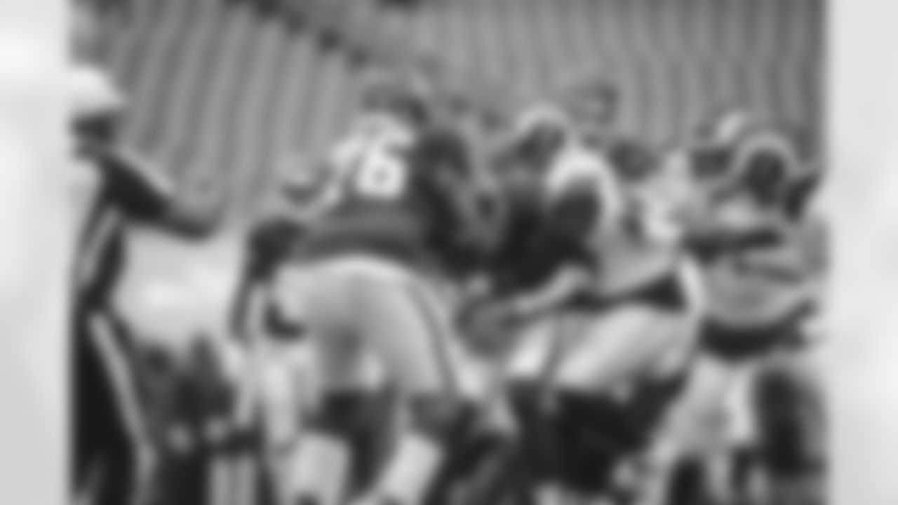 E_SNY_1033