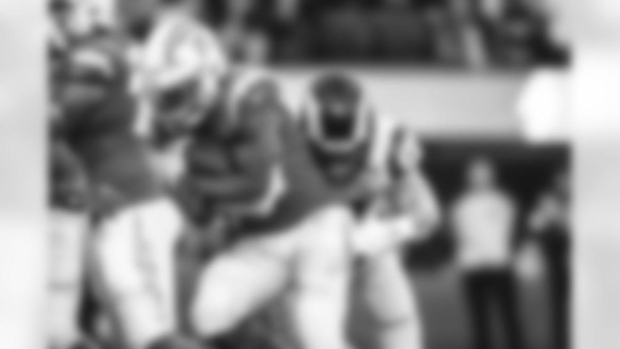 The Los Angeles Rams take on the Los Angeles Chargers during Week 17 of the 2022 NFL regular season