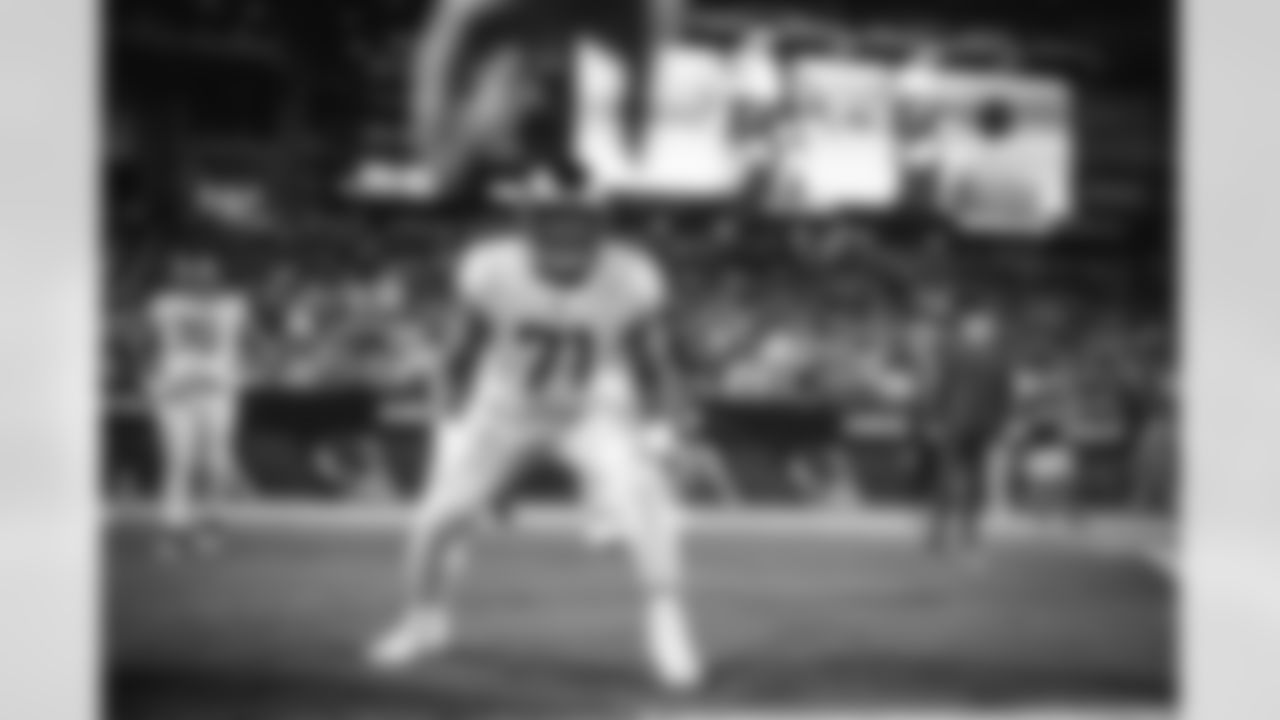 The Los Angeles Rams take on the Arizona Cardinals during Week 14 of the 2021 regular season.
