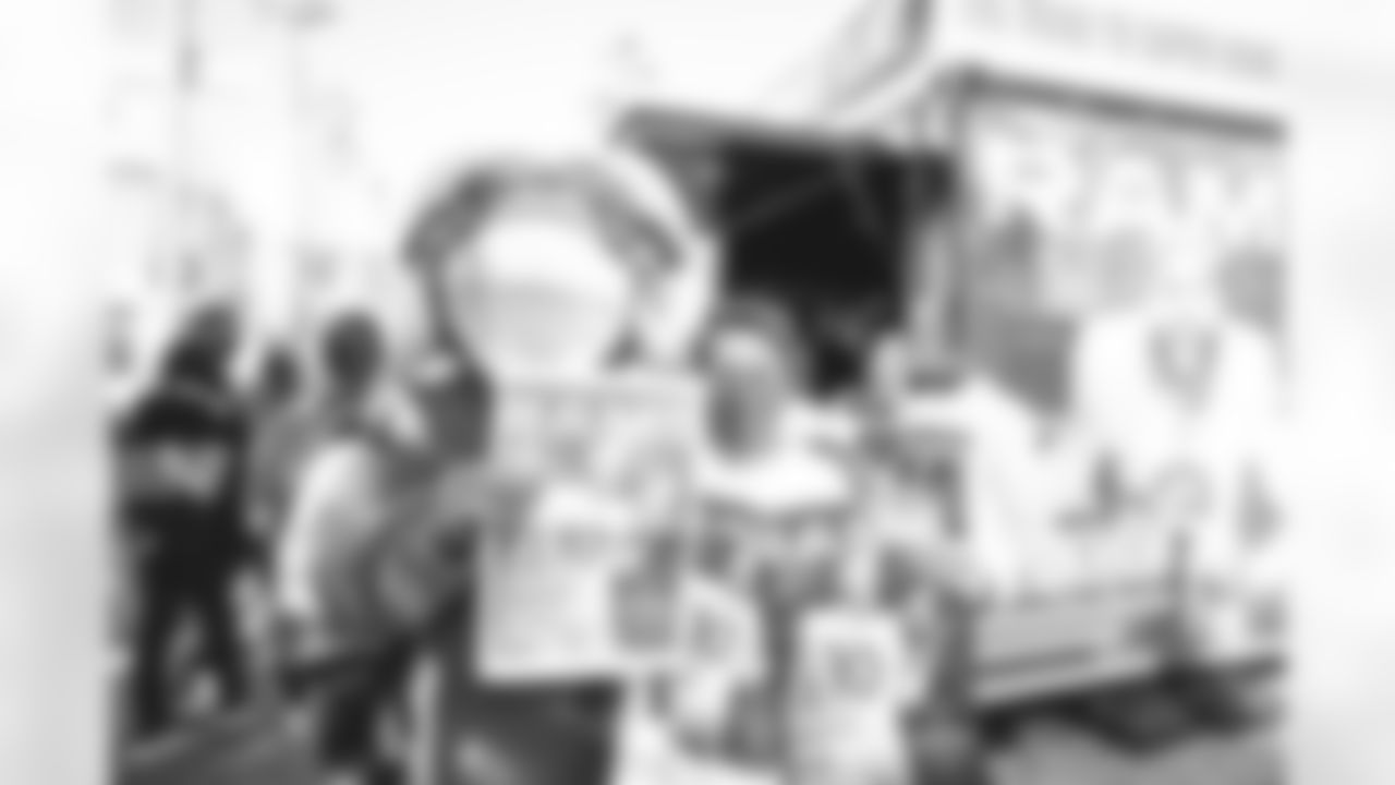 E_220121_PlayoffNewsStandPopUp_8489