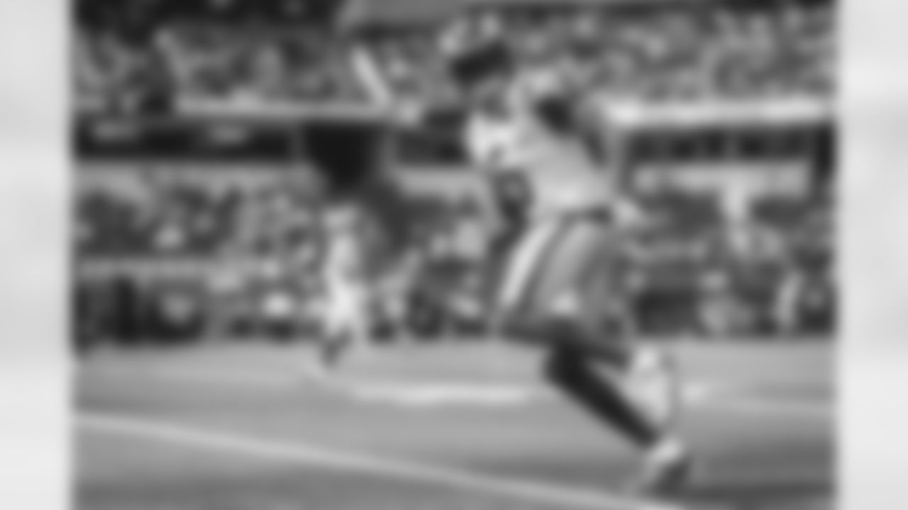 The Los Angeles Rams take on the Dallas Cowboys during Week 5 of the 2022 NFL regular season.