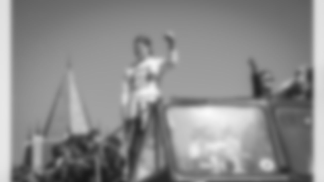 E_210216_Parade_051
