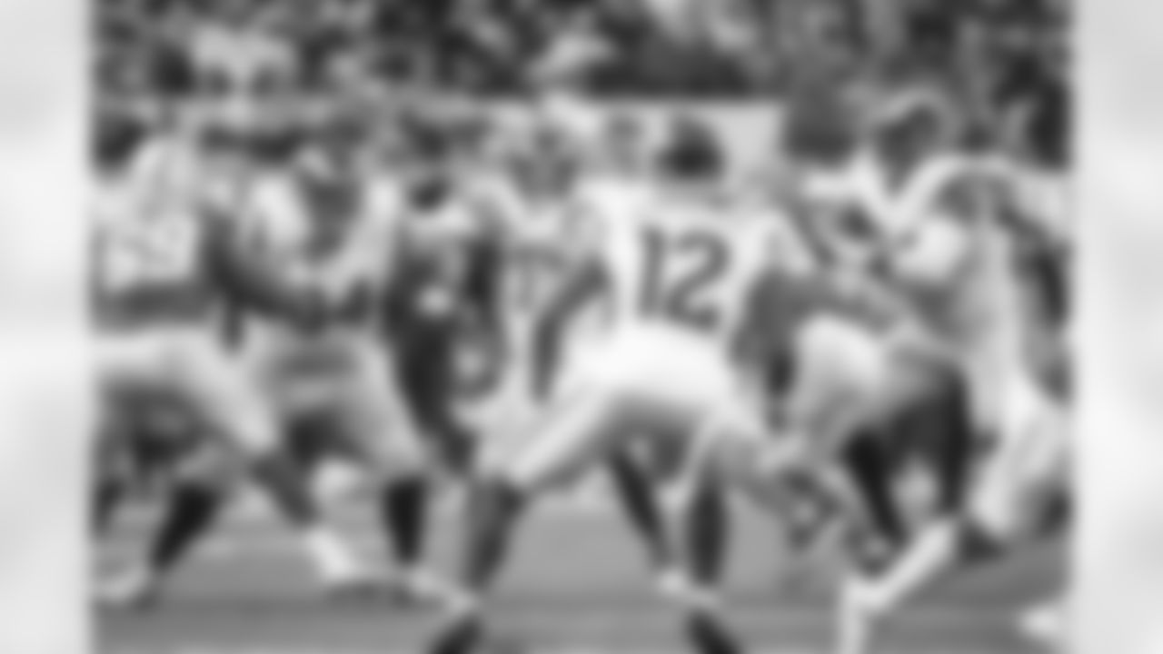 The Los Angeles Rams take on the Los Angeles Chargers during Week 17 of the 2022 NFL regular season