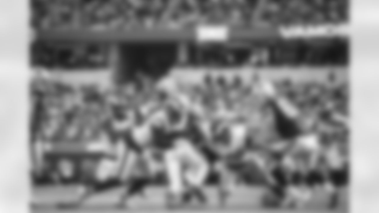 The Los Angeles Rams take on the Dallas Cowboys during Week 5 of the 2022 NFL regular season.