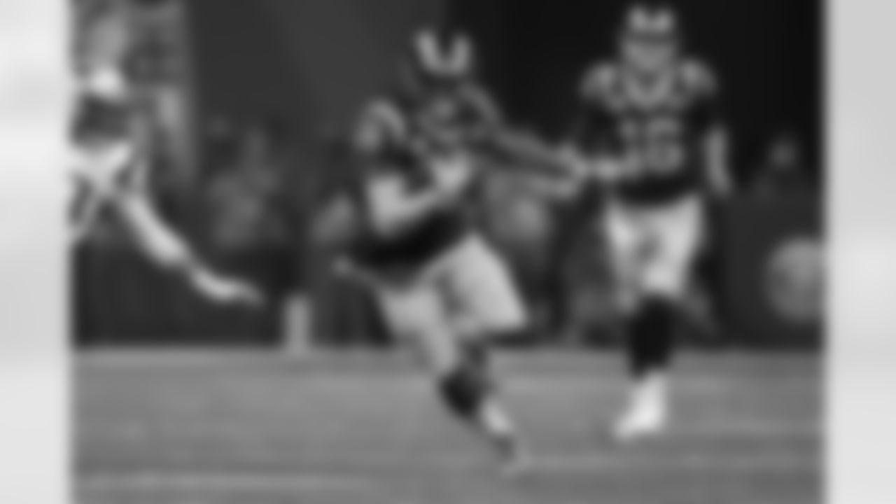 Los Angeles Rams running back Todd Gurley (30) runs the ball during the NFL Super Bowl LIII football game against the New England Patriots on Sunday, Feb 3, 2019 in Atlanta. (Hiro Ueno/Rams)