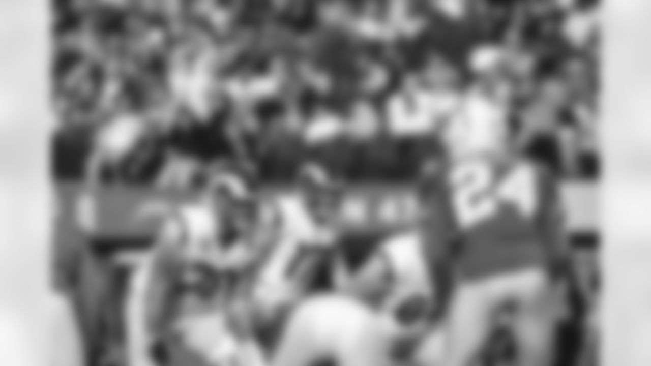 The Los Angeles Rams take on the Los Angeles Chargers during Week 17 of the 2022 NFL regular season