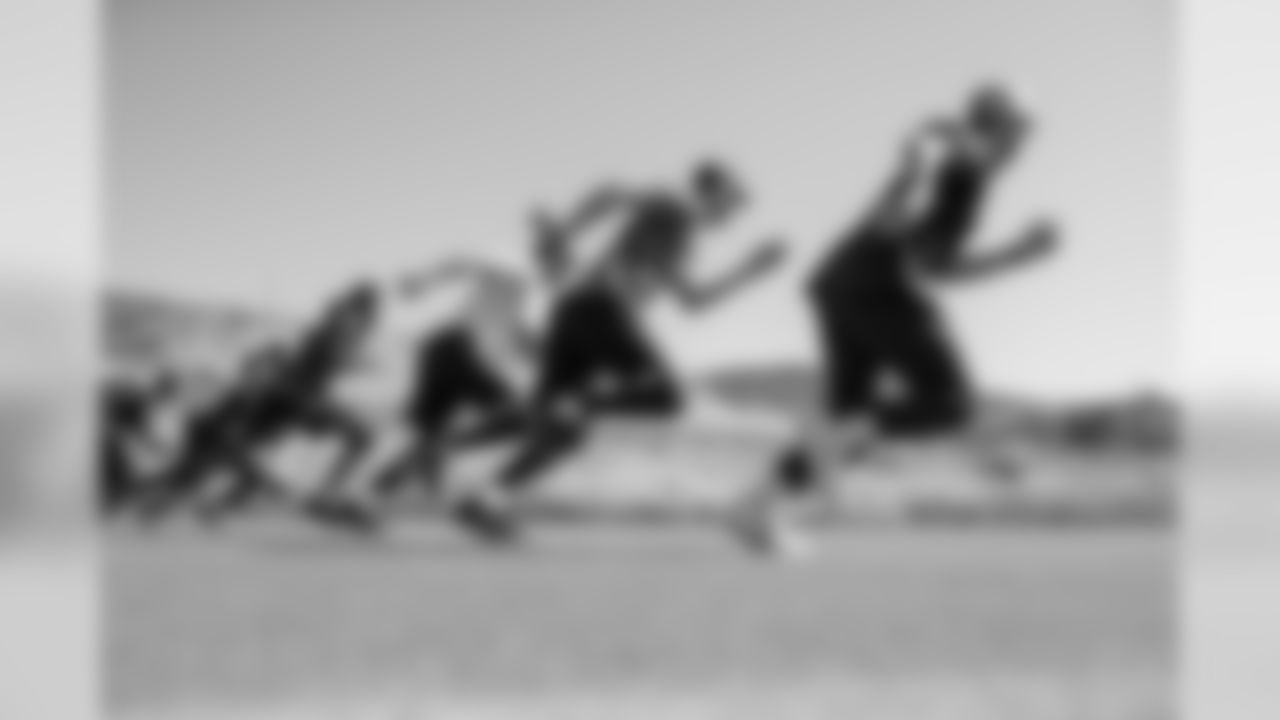 Quarterback (16) Jared Goff of the Los Angeles Rams works out on day 5 of Phase I of the offseason program workouts, Monday, April 22, 2019, in Thousand Oaks, CA. (Jeff Lewis/Rams)