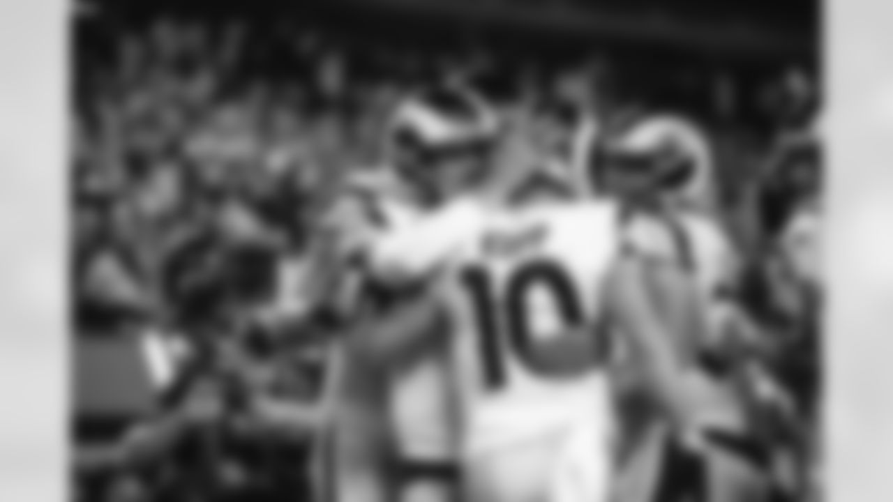 The Los Angeles Rams take on the Cincinnati Bengals in Super Bowl LVI of the 2021 NFL Playoffs.