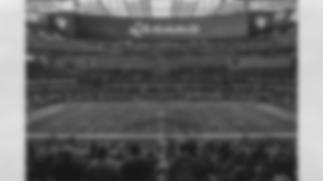 E_211205_JAXvsLAR_181