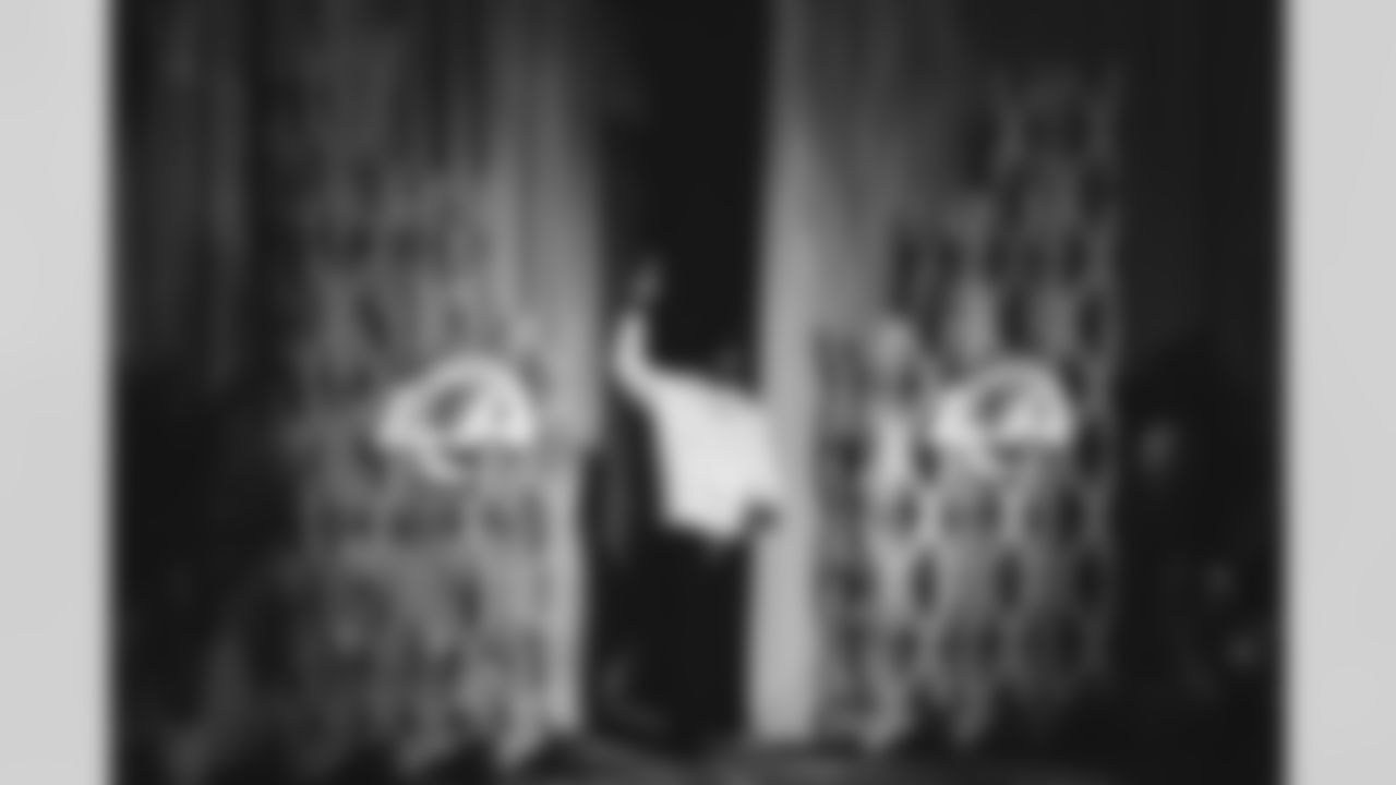 E_HUT33370_1