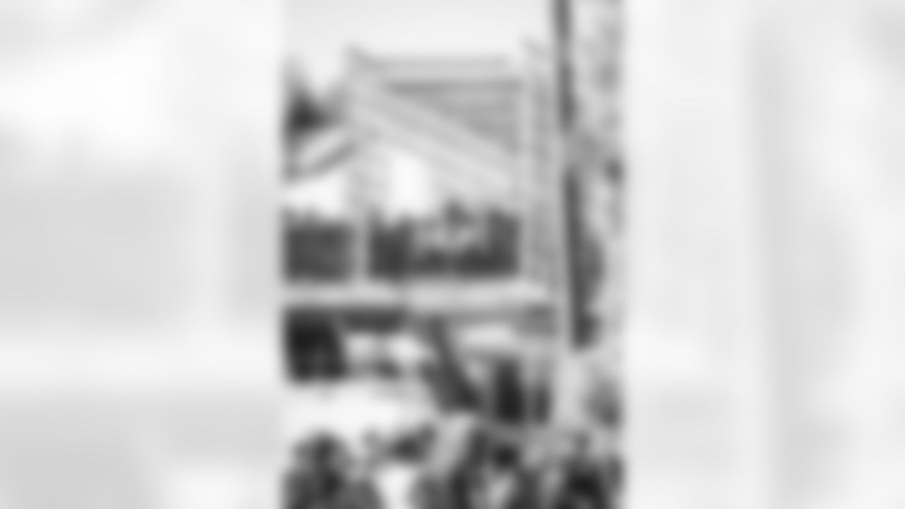 E_021621_SuperBowlParade_14129