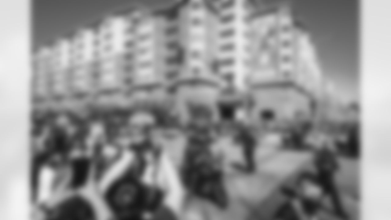 E_210216_Parade_209