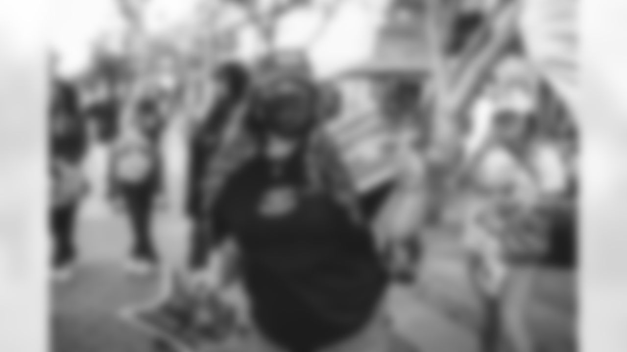 E_220121_PlayoffNewsStandPopUp_8430