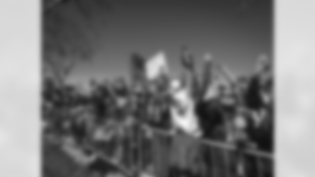 E_210216_Parade_270