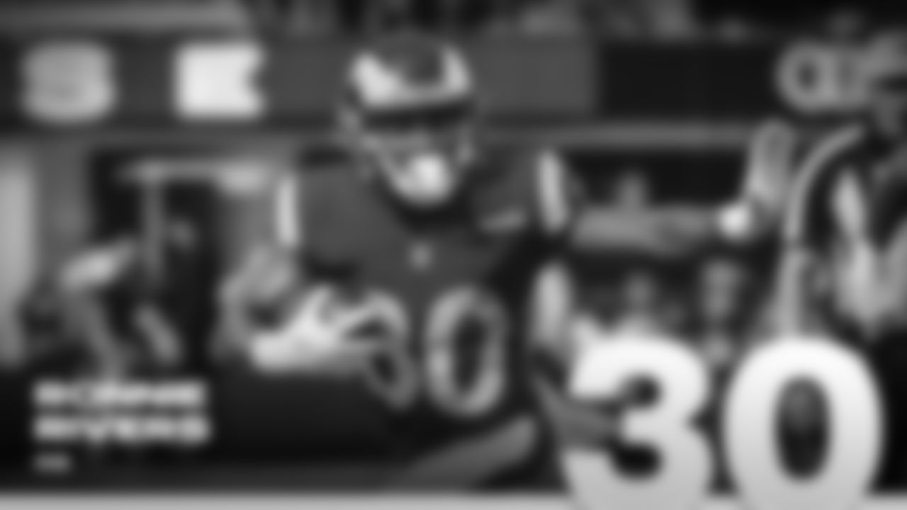 roster gallery 16x9-30