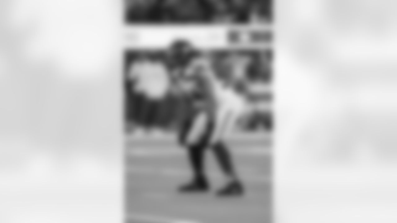 Seattle Seahawks middle linebacker Bobby Wagner (54) gets set on defense against the Los Angeles Rams during a NFL football game, Tuesday, Dec. 21, 2021, in Inglewood, Calif. The Rams won 20-10. (G. Newman Lowrance via AP)