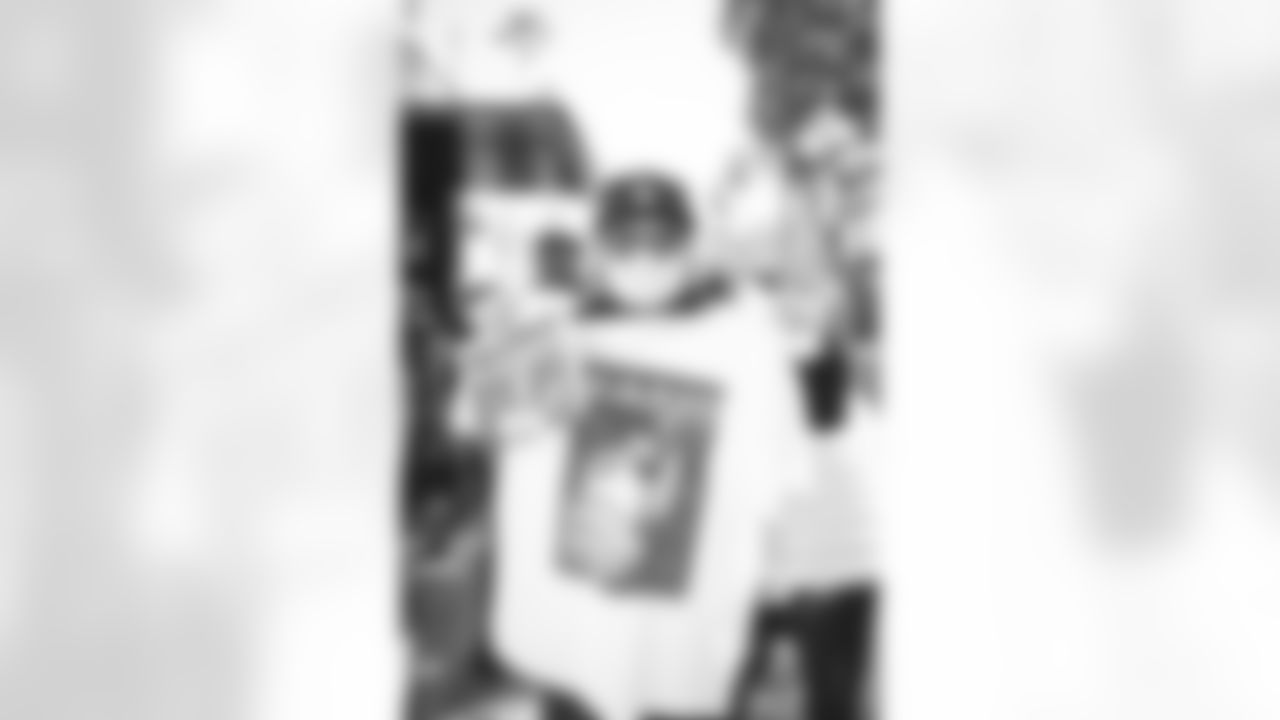 E_220121_PlayoffNewsStandPopUp_8115