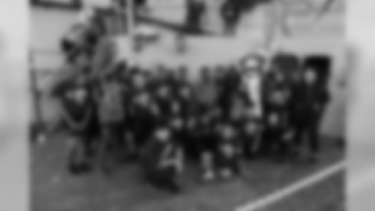 As part of Salute to Service Week, the Los Angeles Rams host approximately 150 youths for a Play 60 event on the USS IOWA Battleship along with USO volunteers to encourage participants to be physically active for 60 minutes a day. Participants take a tour of the USS IOWA Battleship museum. Wednesday, November 08, 2018, Los Angeles, CA. (Will Navarro/Rams)