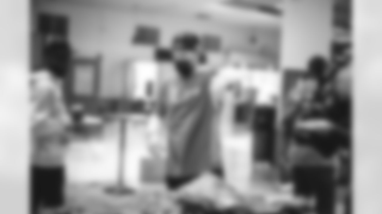 E_211105_RocketMortgageSaluteToService_2411