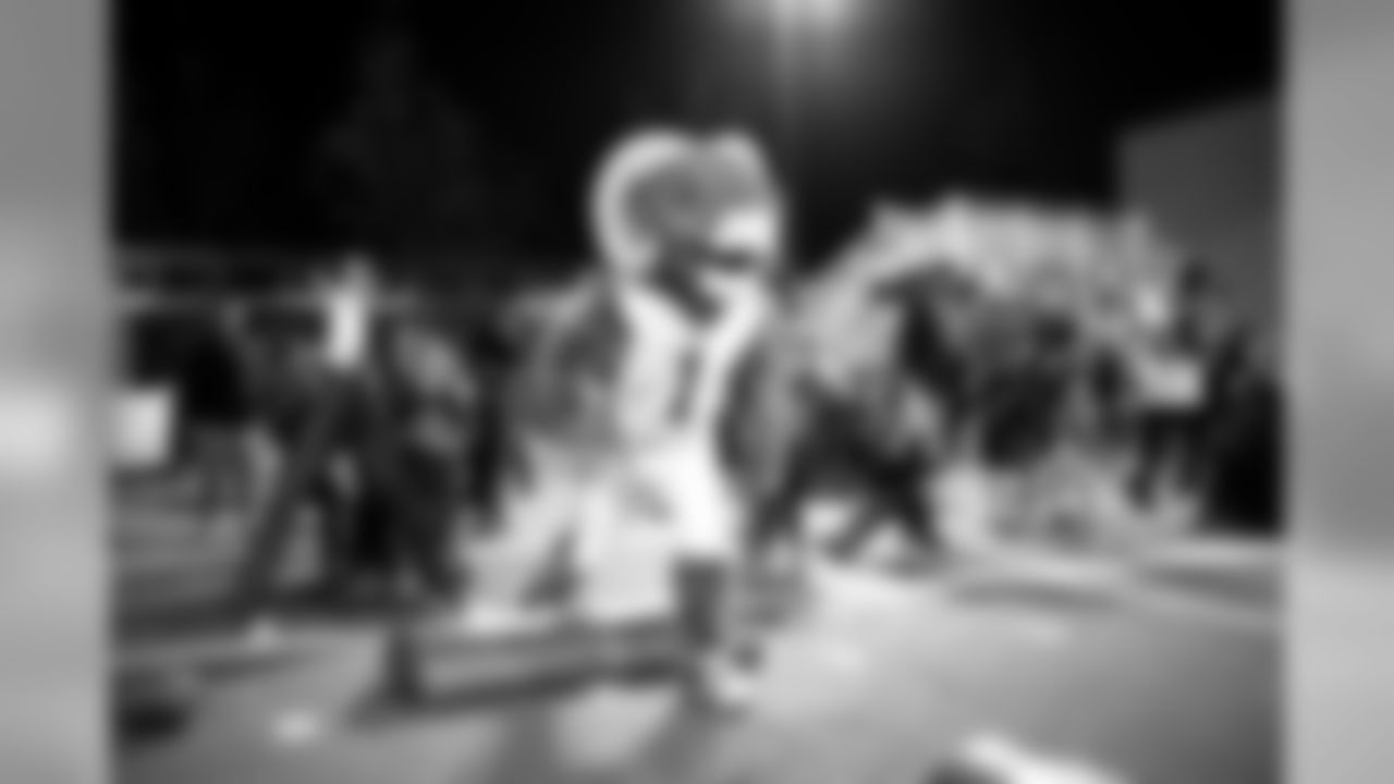 The Los Angeles Rams partner with 24 Hour Fitness to host a Play 60 event for the local area on December 4th, 2018 in Simi Valley, Calif (Hiro Ueno/Rams)