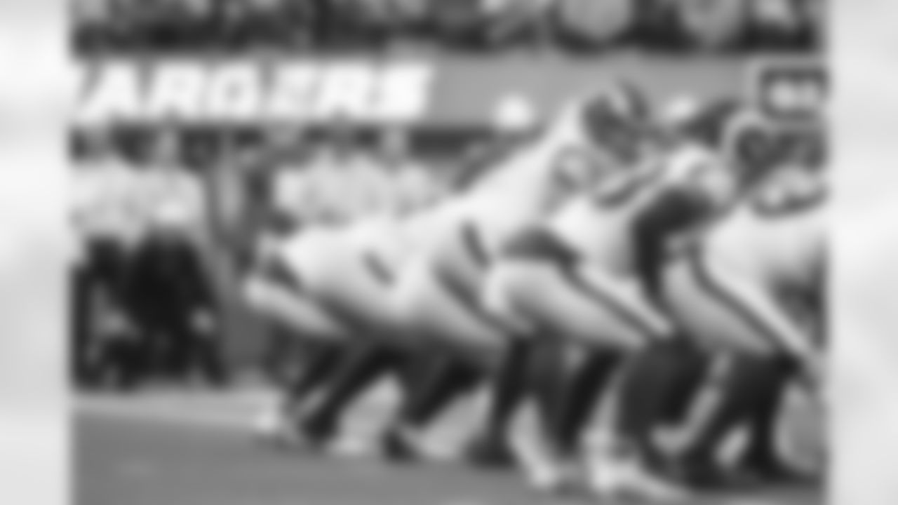 The Los Angeles Rams take on the Los Angeles Chargers during Week 17 of the 2022 NFL regular season