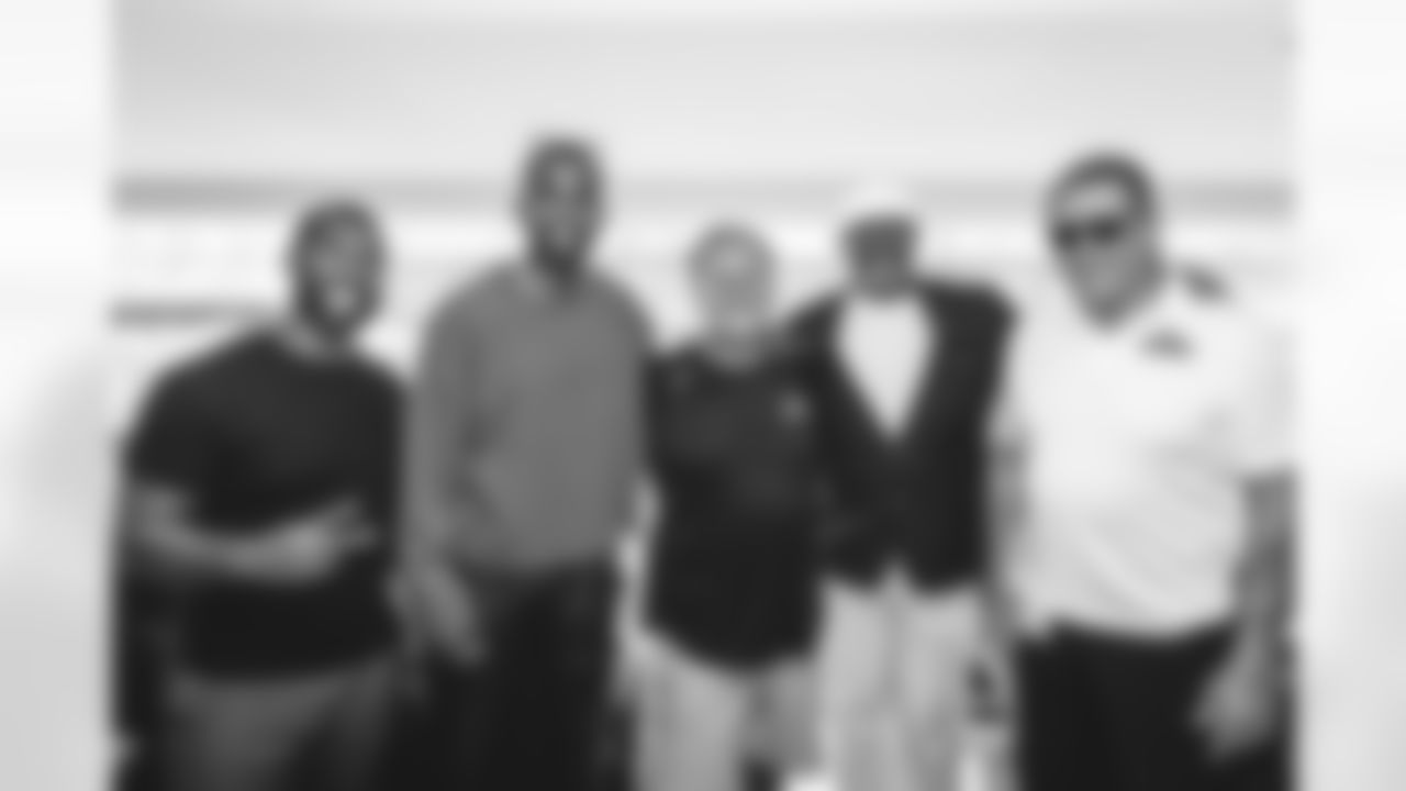 Rams Legends during the Los Angeles Rams vs. Atlanta Falcons Week 2 matchup — 2022 NFL regular season.