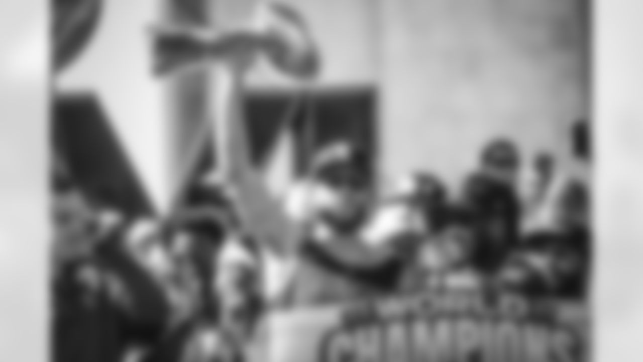 E_02162022_WorldChampsParade_WN_4509