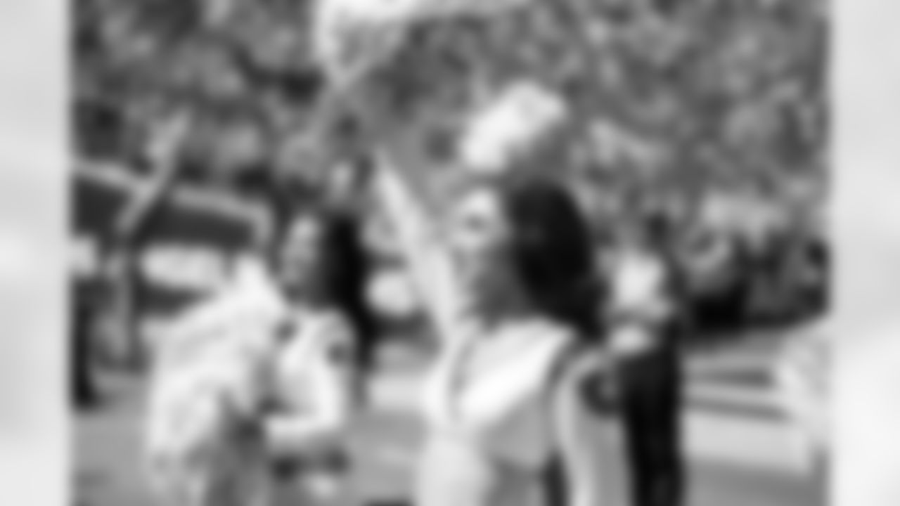 SOCIAL_180923_Chargers_Rams_HU_060