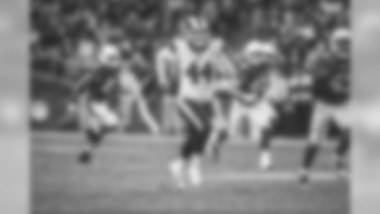 Long Snapper (44) Jake McQuaide of the Los Angeles Rams against the Arizona Cardinals during the Rams 34-7 victory over the Cardinals in an NFL Week 13 regular season game, Sunday, December 1, 2019, in Glendale, AZ. (Jeff Lewis/Rams)