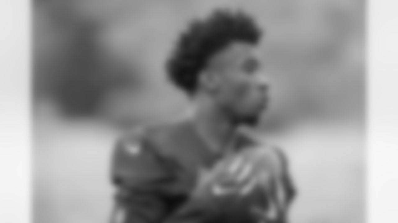 Running back (33) Justin Davis of the Los Angeles Rams practices on day 5 of Phase II of the offseason program workouts, Monday, May 6, 2019, in Thousand Oaks, CA. (Jeff Lewis/Rams)