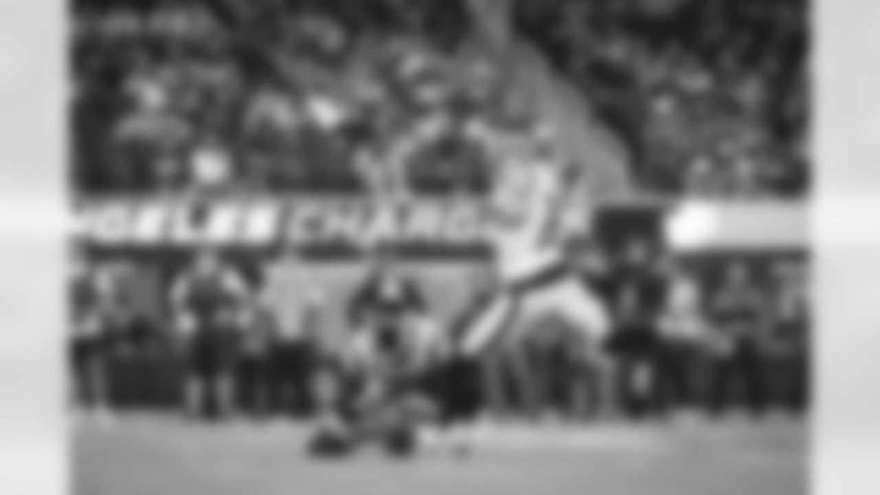 The Los Angeles Rams take on the Los Angeles Chargers in Week 1 of the 2022 NFL Preseason.