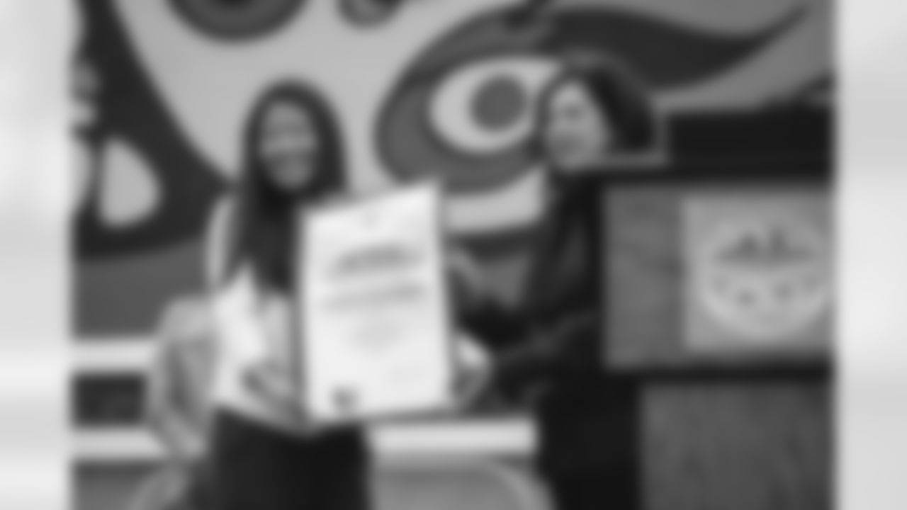 E_230531_AAPI_Heritage Month_Mural_Unveil_39