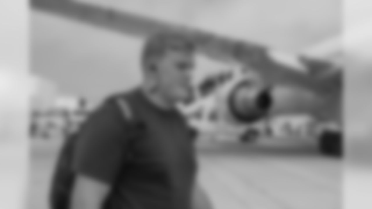XX of the Los Angeles Rams arrives at the airport and enters the plane to Oakland, Tuesday, August 6, 2019, in Los Angeles, CA. (Jeff Lewis/Rams)