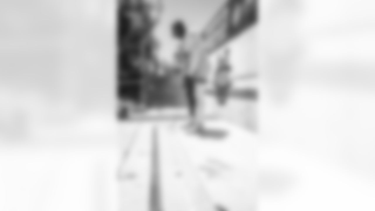 E_HUT23053