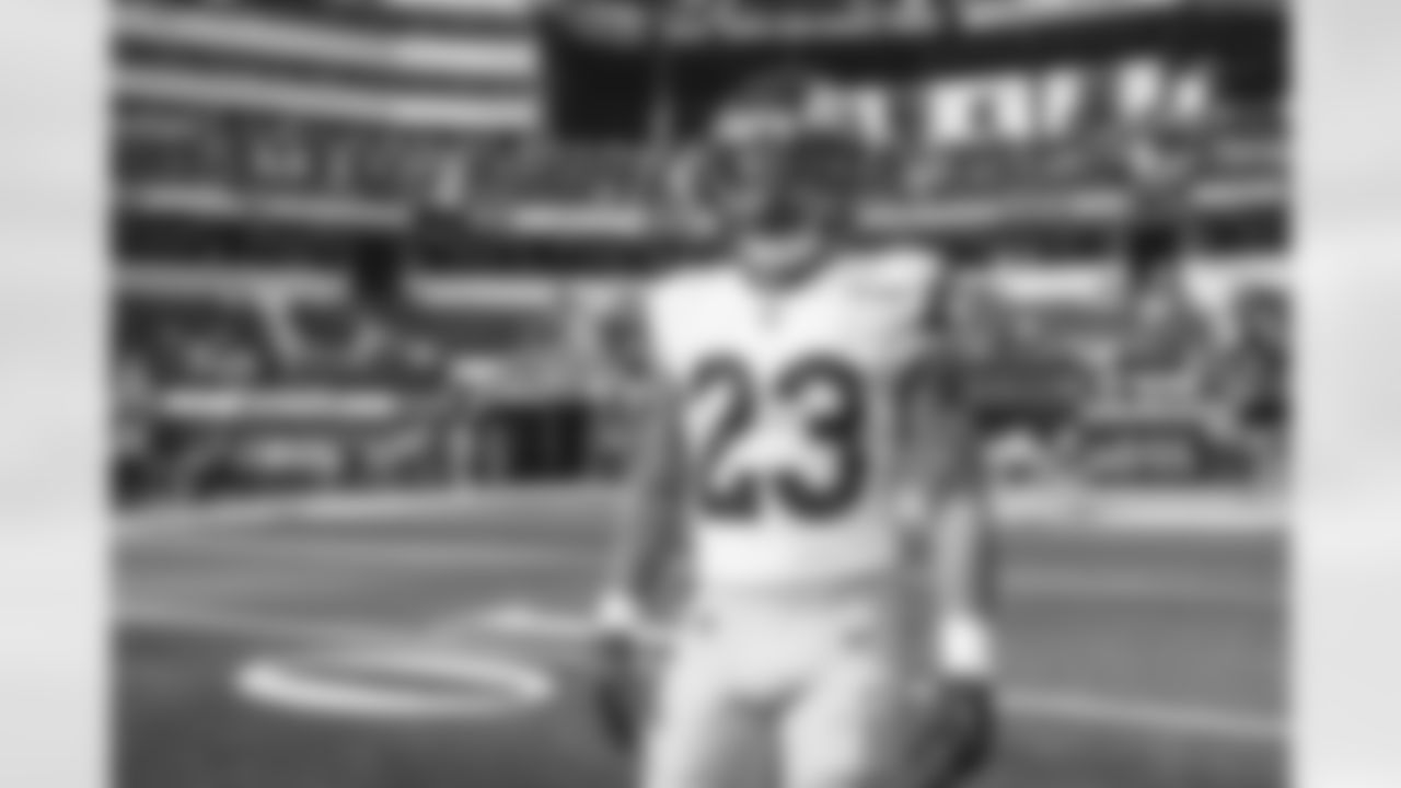 The Los Angeles Rams take on the Los Angeles Chargers during Week 17 of the 2022 NFL regular season
