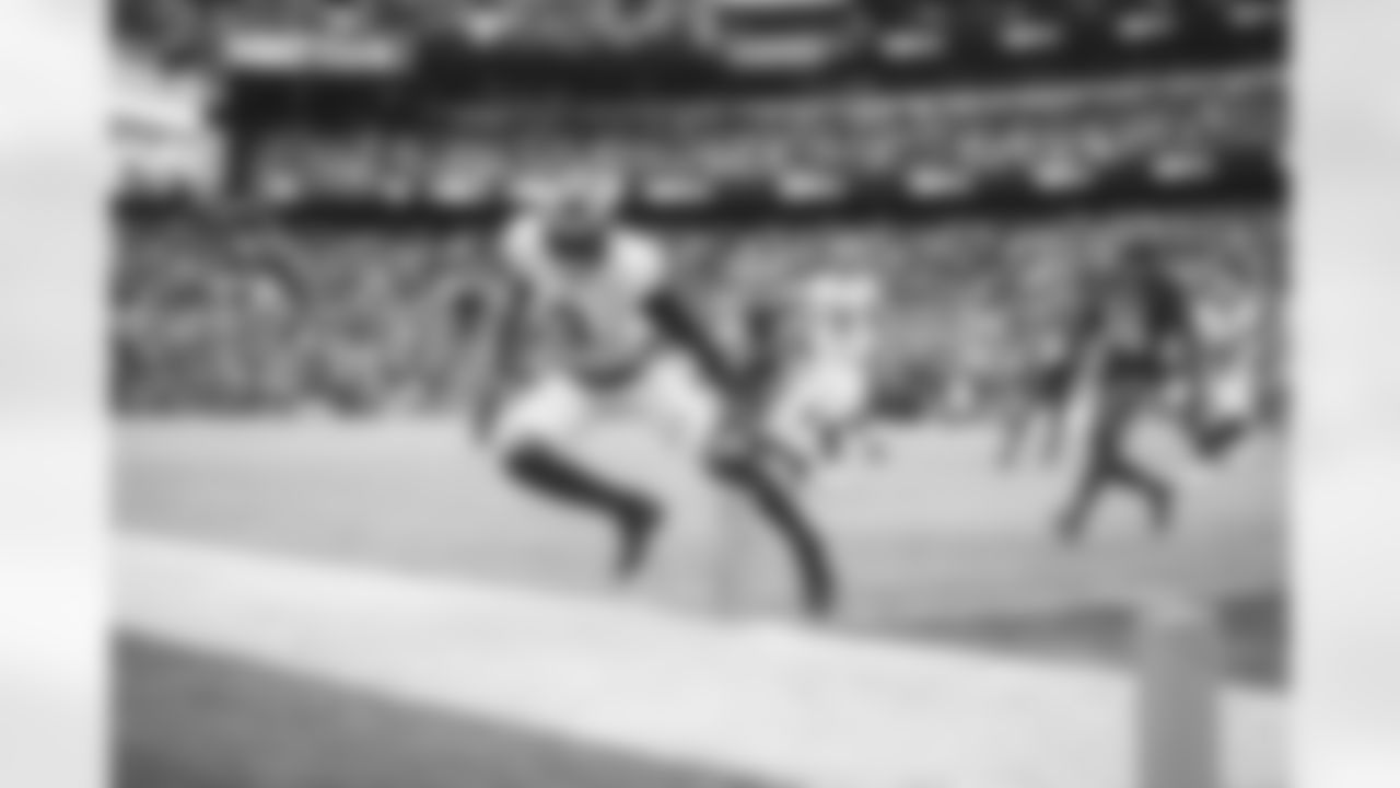 Los Angeles Rams wide receiver Odell Beckham Jr. (3) scores a touchdown during an NFL football game against the Baltimore Ravens on Sunday, January 2, 2022 in Baltimore, Maryland. (Perry Knotts/NFL)