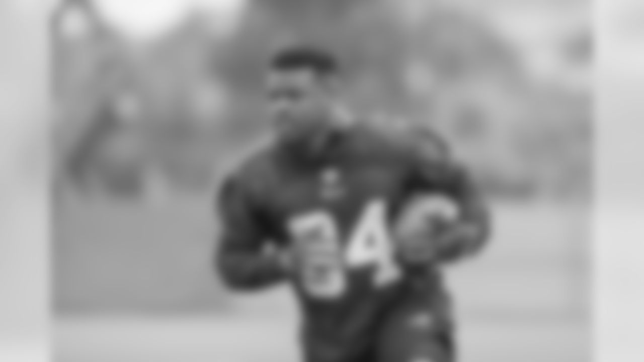 Running back (34) Malcolm Brown of the Los Angeles Rams works out on the field, Tuesday, May 14, 2019, in Thousand Oaks, CA. (Jeff Lewis/Rams)