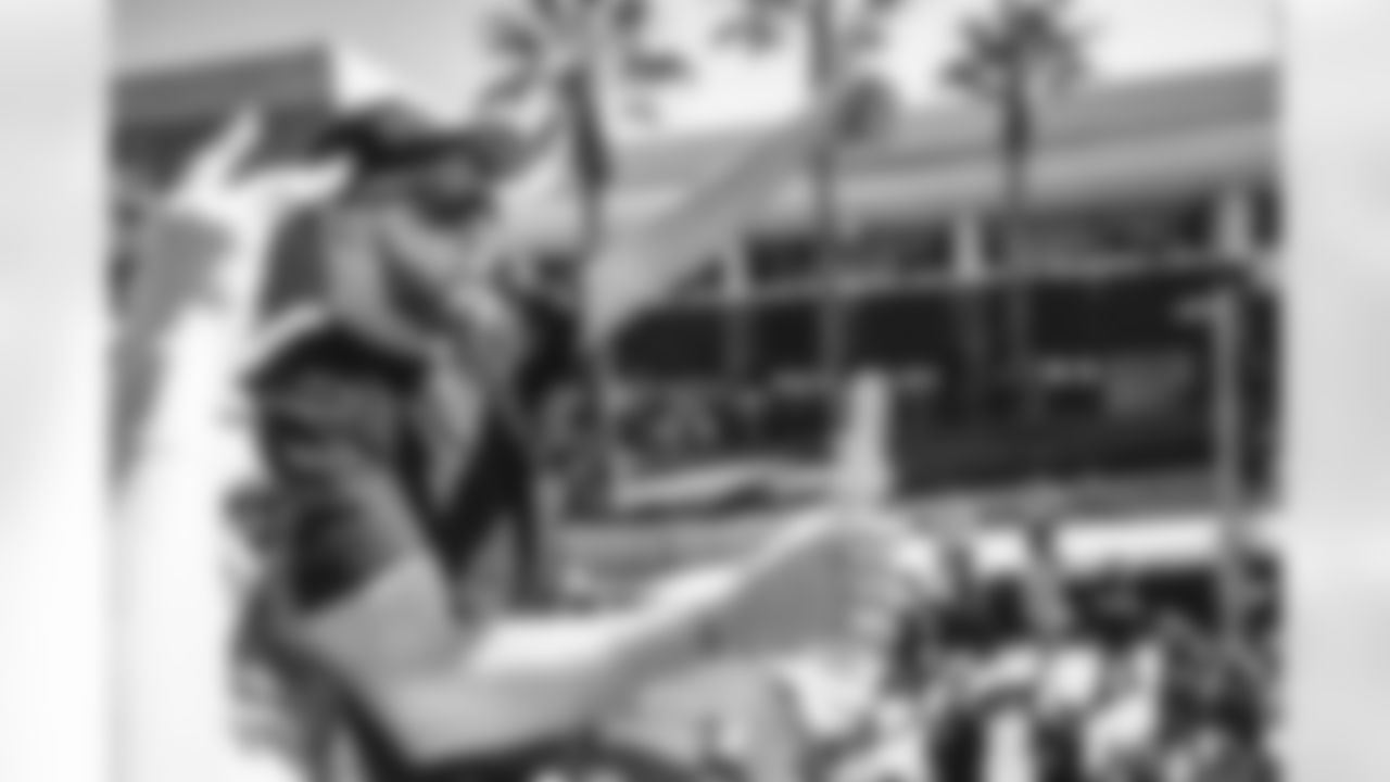 E_02162022_WorldChampsParade_WN_1561