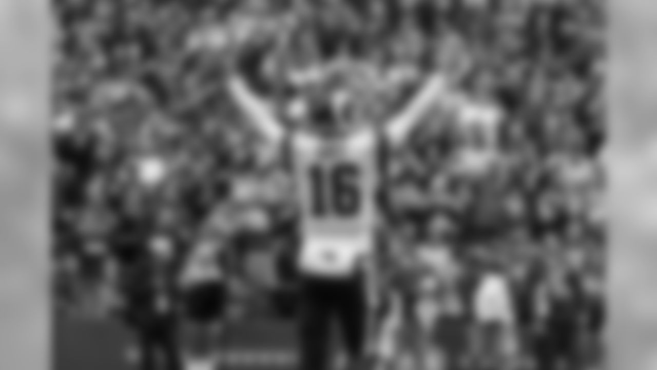 Quarterback (16) Jared Goff of the Los Angeles Rams faces off against the Seattle Seahawks during the Rams 33-31 victory over the Seahawks in an NFL Week 5 football game at CenturyLink Field, Sunday, October 7, 2018, in Seattle, WA. (Will Navarro/Rams)
