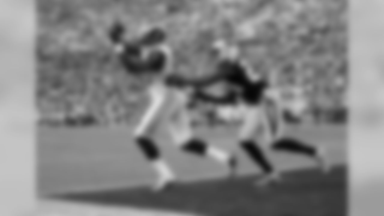 Wide receiver Kenny Britt
