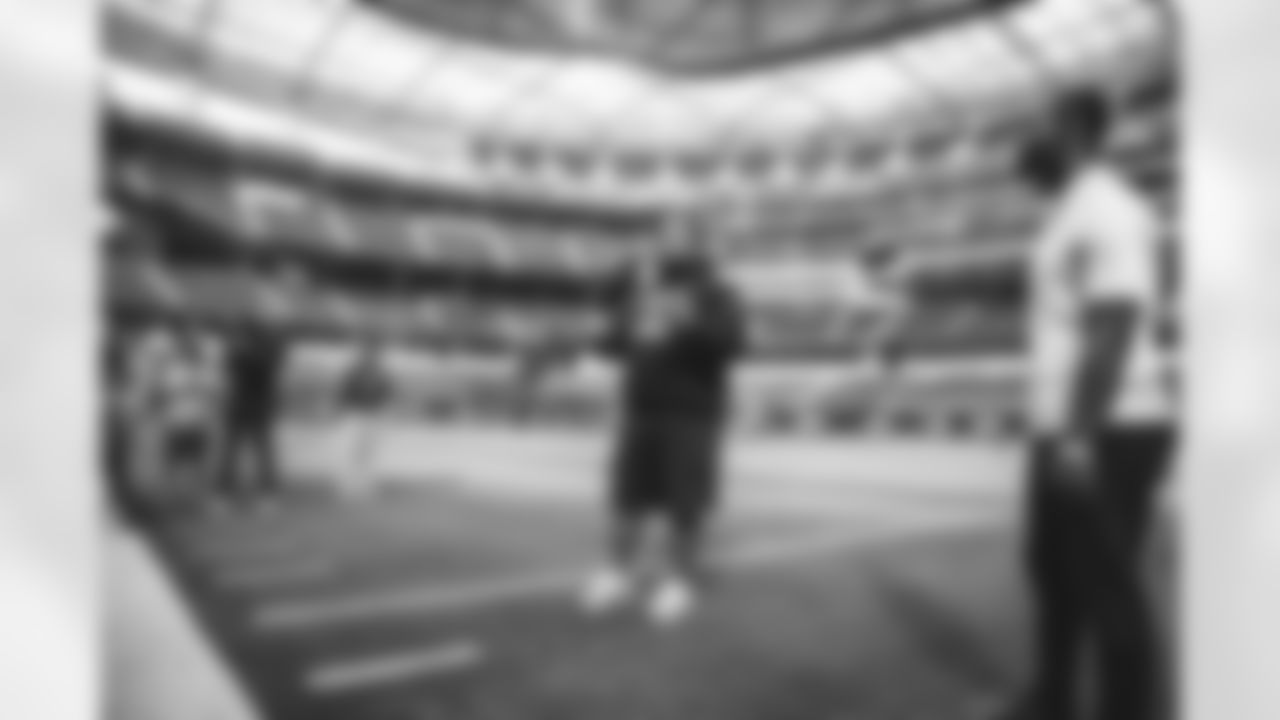 Girls flag jersey unveiling, Monday, December 20, 2021, in Inglewood, CA. (Jeff Lewis/LA Rams)