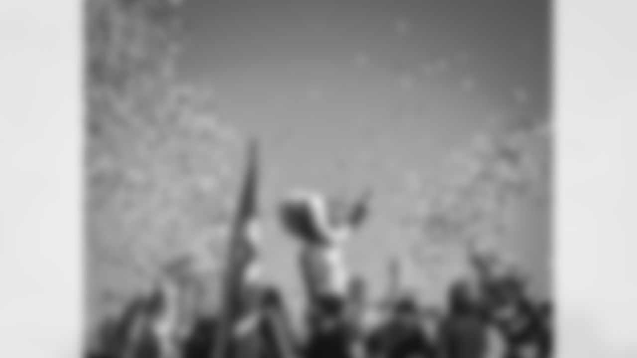 E_210216_Parade_020