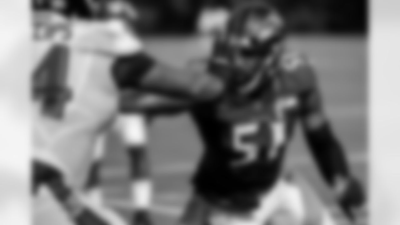 OLB Aaron Adeoye
